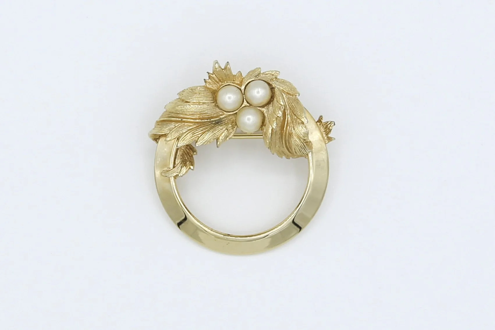 1965 SARAH COVENTRY ENDEARING BROOCH