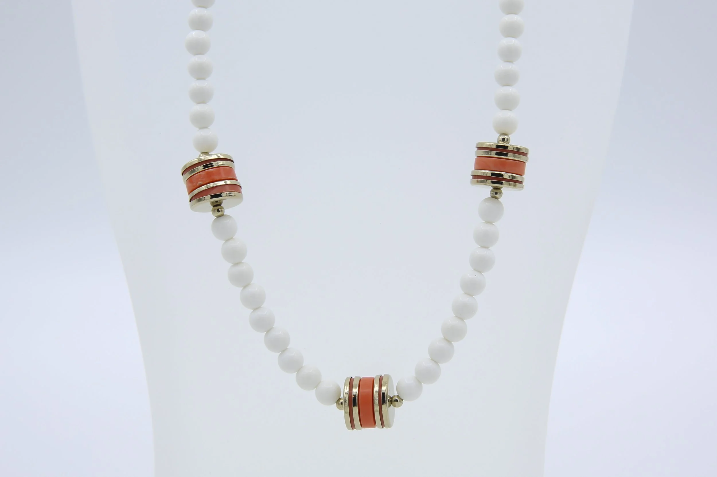 1979 SARAH COVENTRY MELON ACCENT NECKLACE