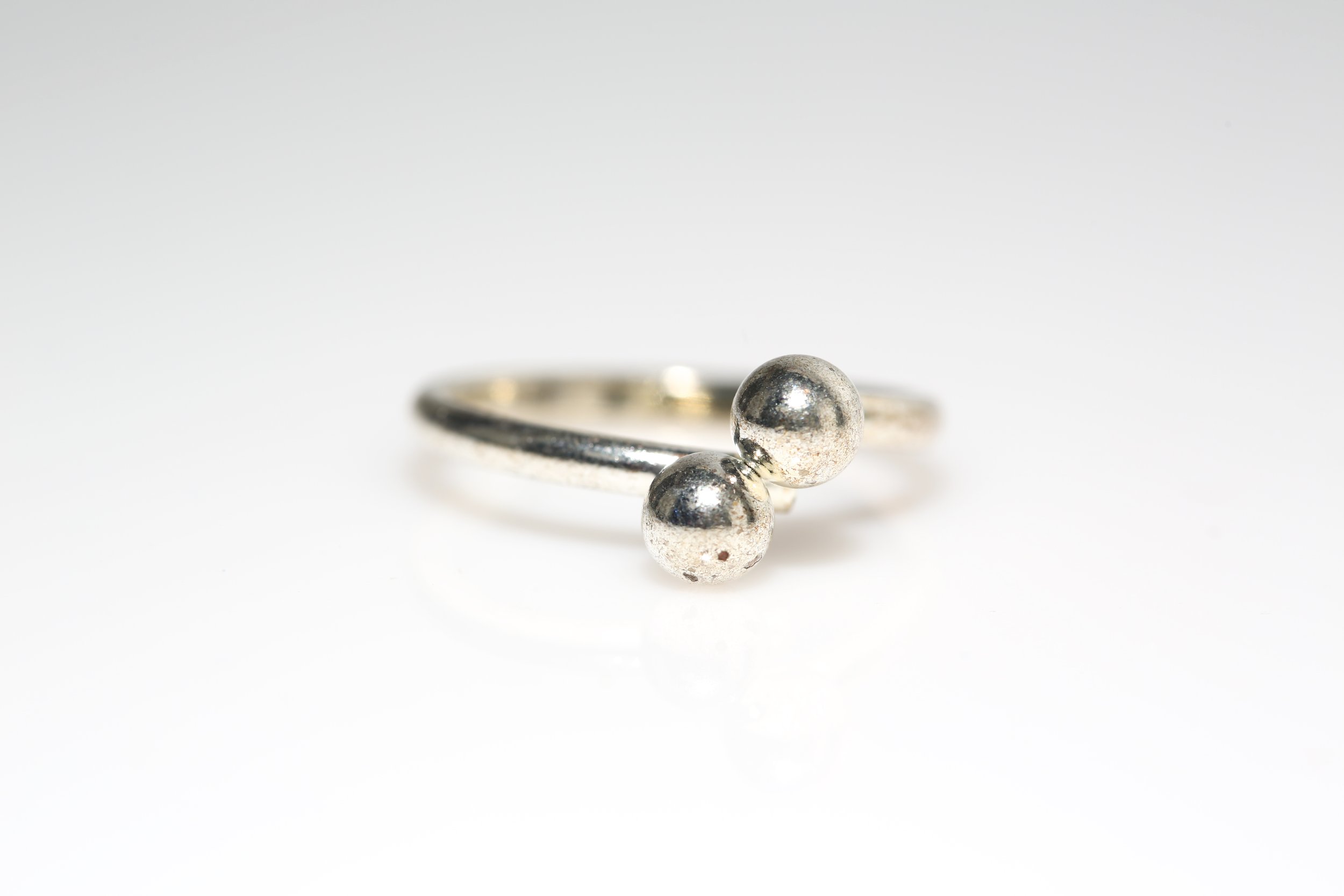 TWO SPHERE RING