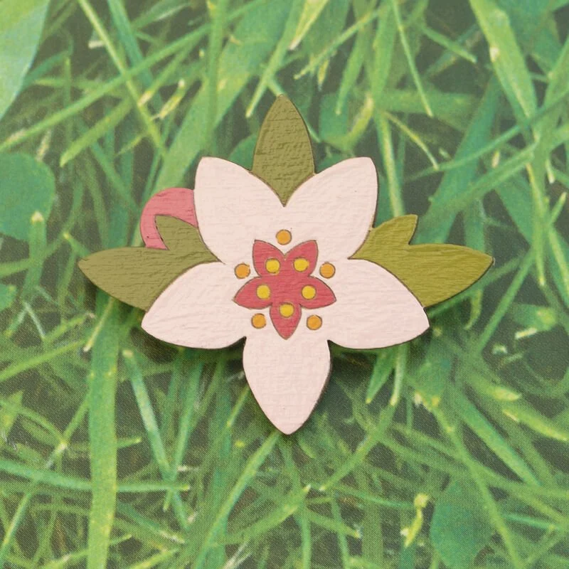 Shark_Alley_Blossom_Flower_Brooch_5_grande.jpg