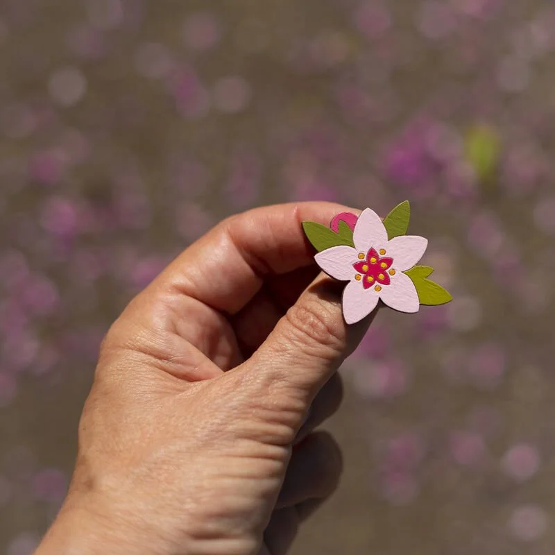 Shark_Alley_Blossom_Flower_Brooch_1_grande.jpg