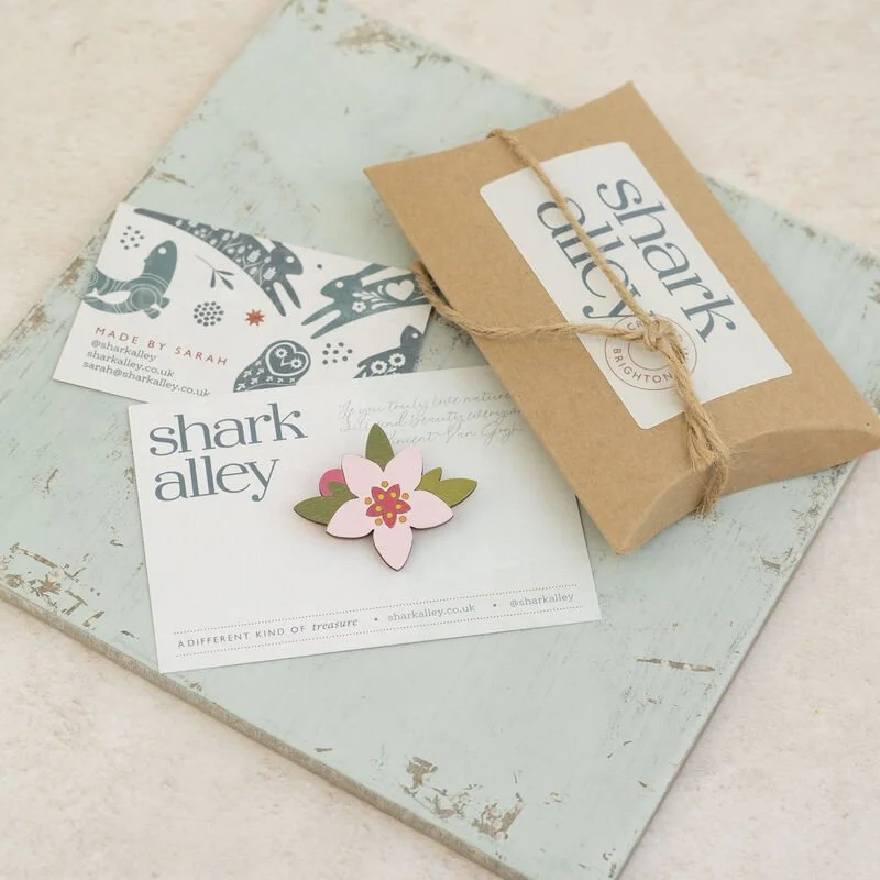 Shark_Alley_Forget_Me_Not_Brooch_6_grande.jpg