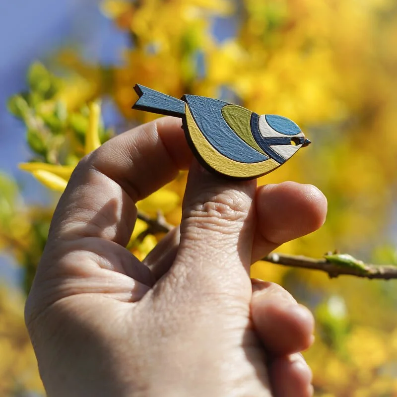 Shark_Alley_Blue_Tit_Brooch_grande.jpg