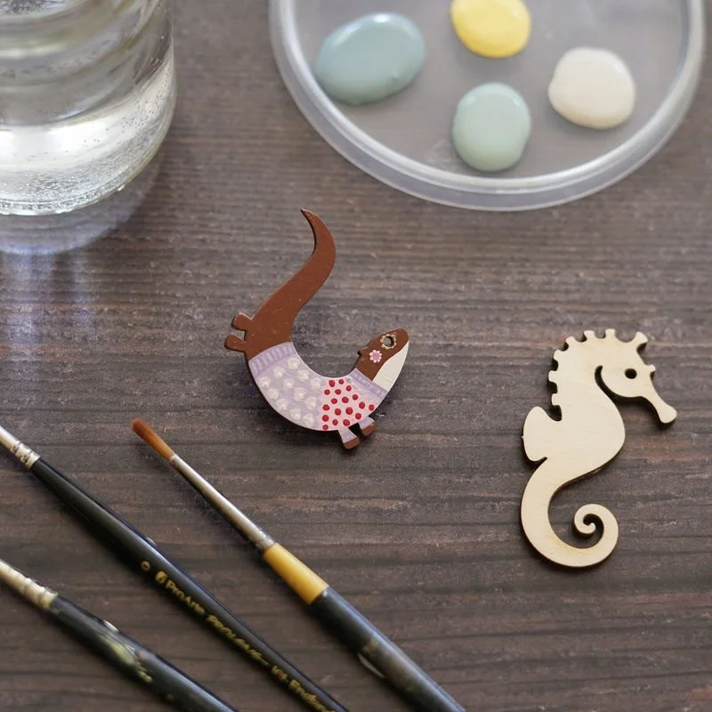 Water_Brooch_Kit_Lifestyle_grande.jpg