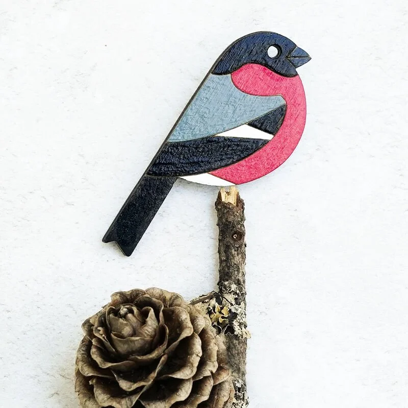 Shark_Alley_Bullfinch_brooch_2_grande.jpg