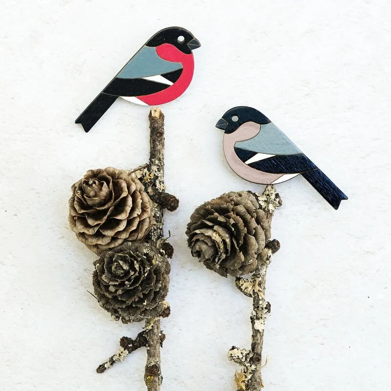 Shark_Alley_Bullfinch_Brooches_grande.jpg