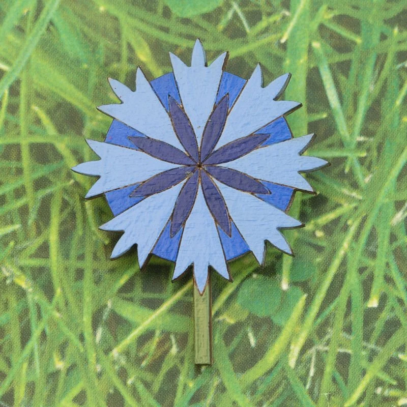 Shark_Alley_Cornflower_Brooch_5_grande.jpg