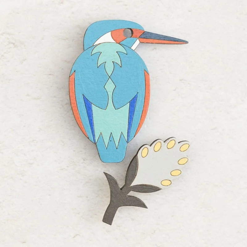 Shark_Alley_Kingfisher_Brooch_12_grande.jpg