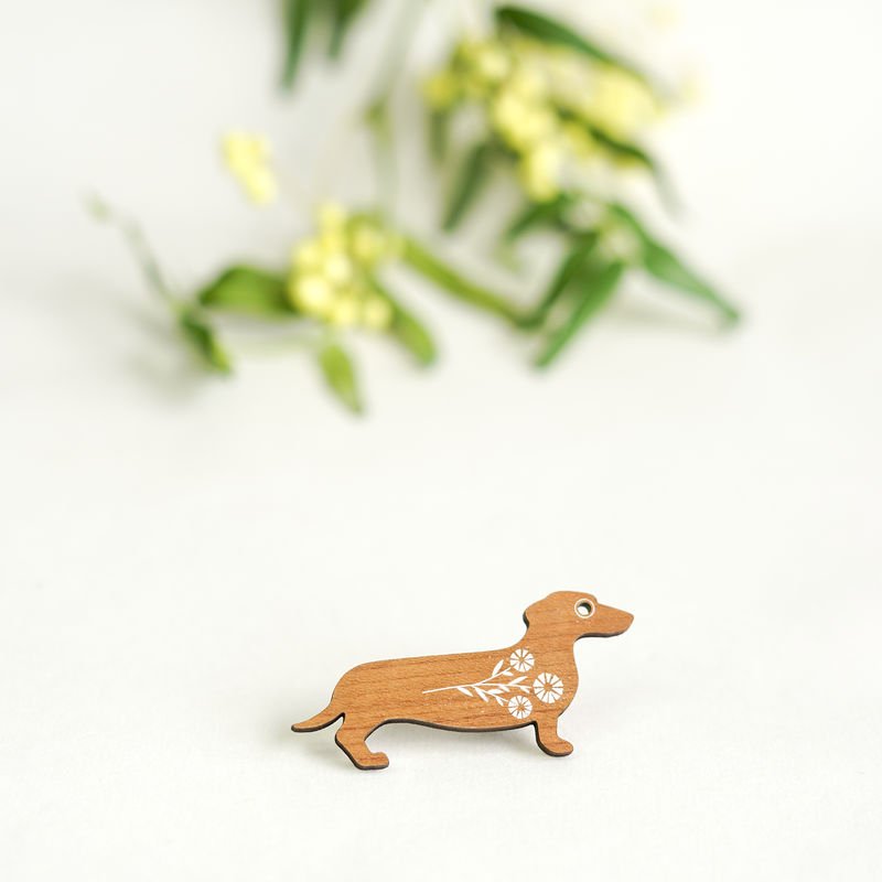 Shark_Alley_Wooden_Laser_Cut_Dachshund_Brooch_grande.jpg