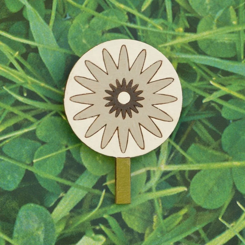Shark_Alley_Dandelion_Clock_Brooch_5_grande.jpg