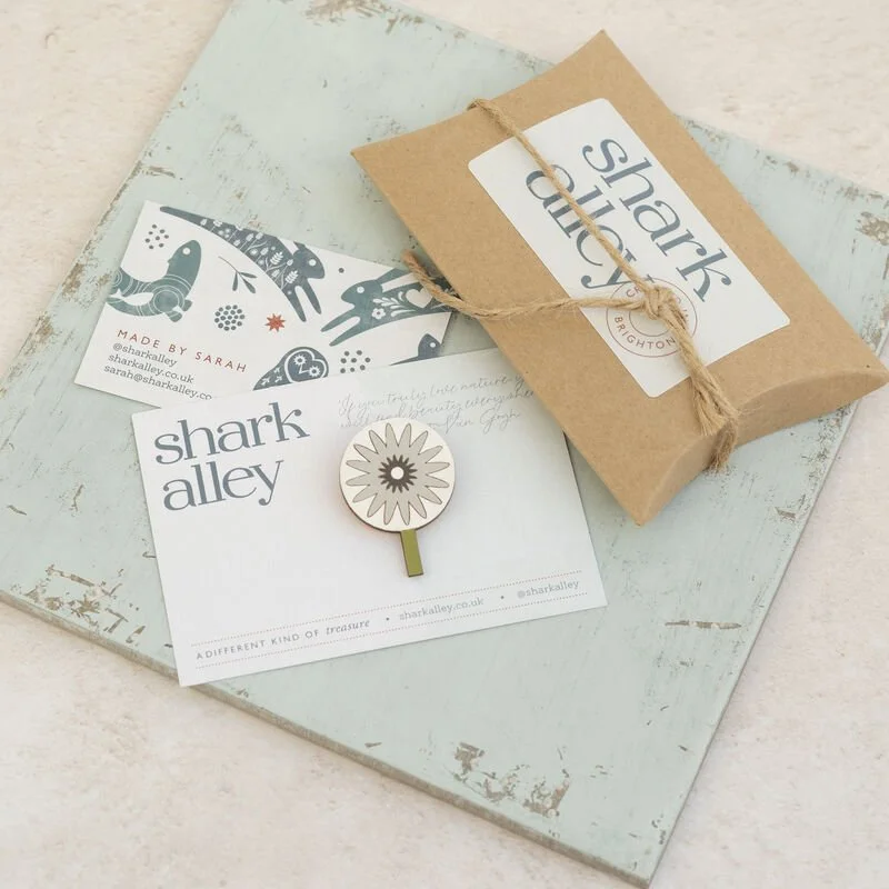 Shark_Alley_Dandelion_Clock_Brooch_4_grande.jpg