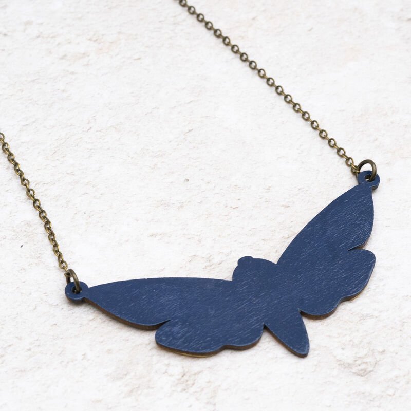 Shark_Alley_Death_s_Head_Hawk_Moth_Necklace_3_grande.jpg