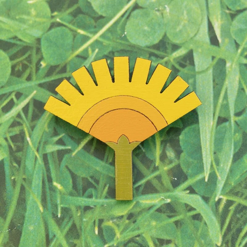 Shark_Alley_Deco_Dandelion_Brooch_5_grande.jpg