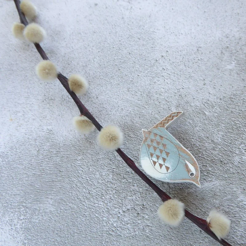 shark_alley_duck_egg_wren_bird_brooch_2_grande.jpg
