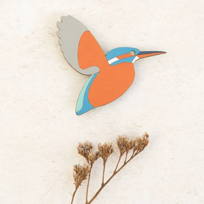 Shark_Alley_Flying_Kingfisher_Brooch_12_grande.jpg