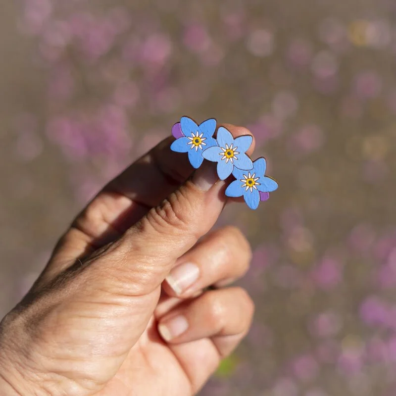 Shark_Alley_Forget_Me_Not_Brooch_1_grande.jpg