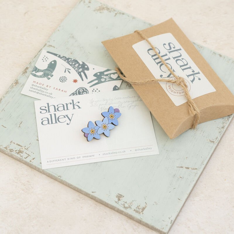 Shark_Alley_Forget_Me_Not_Brooch_5_grande.jpg