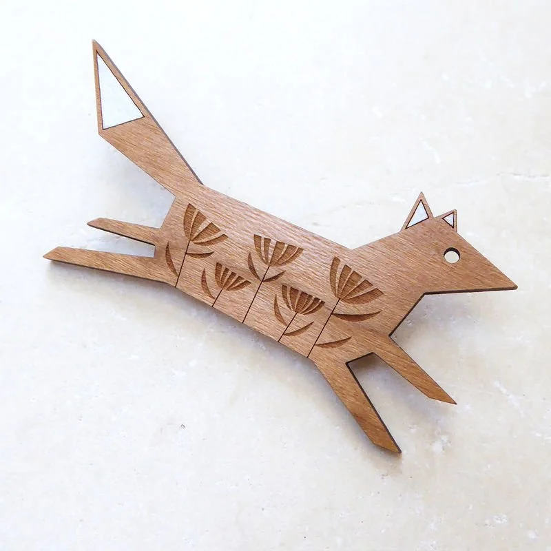 Shark_Alley_Fox_Brooch_grande.jpg