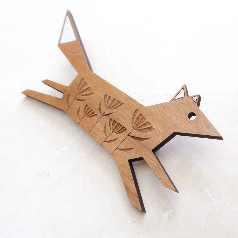 Shark_Alley_Fox_Brooch_2_grande.jpg