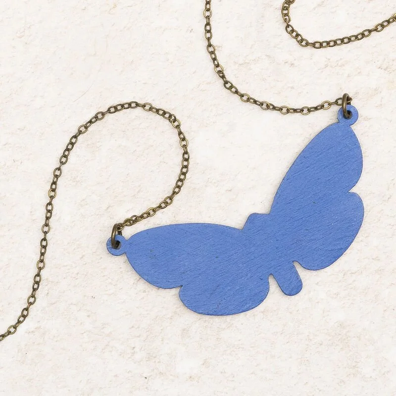 Shark_Alley_Garden_Tiger_Moth_Necklace_Small_2_grande.jpg