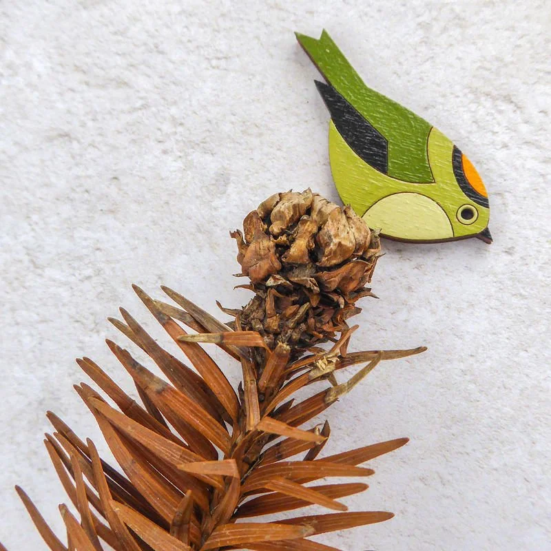 Shark_Alley_Hand_Painted_Wooden_Goldcrest_Bird_Brooch_grande.jpg