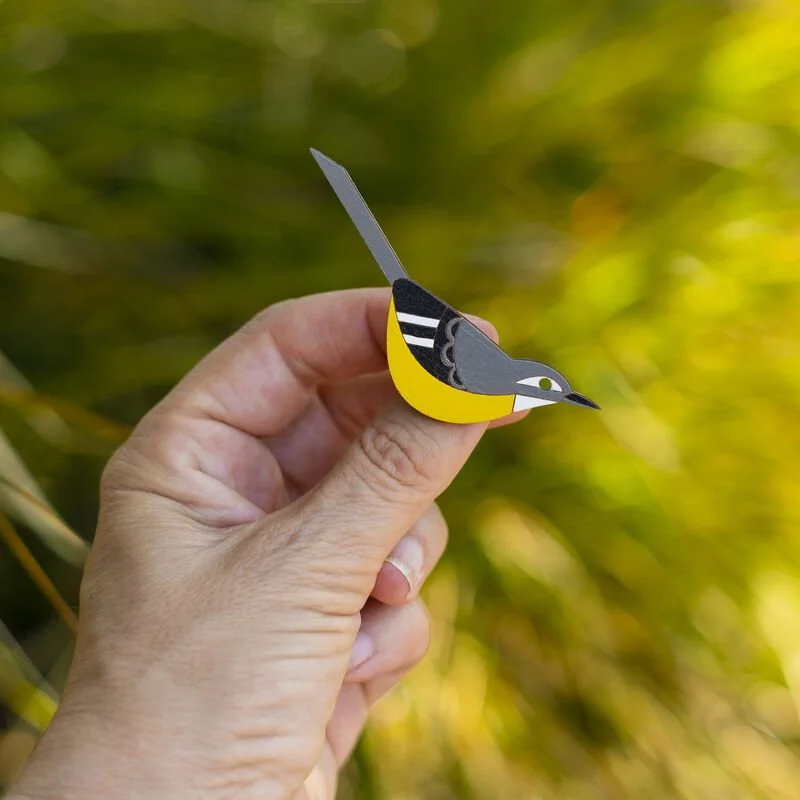 Shark_Alley_Grey_Wagtail_Brooch_10_grande.jpg