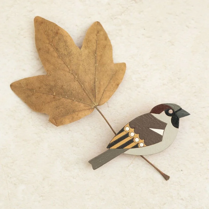Shark_Alley_House_Sparrow_Brooch_7_grande.jpg