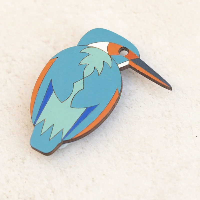 Shark_Alley_Kingfisher_Brooch_4_grande.jpg