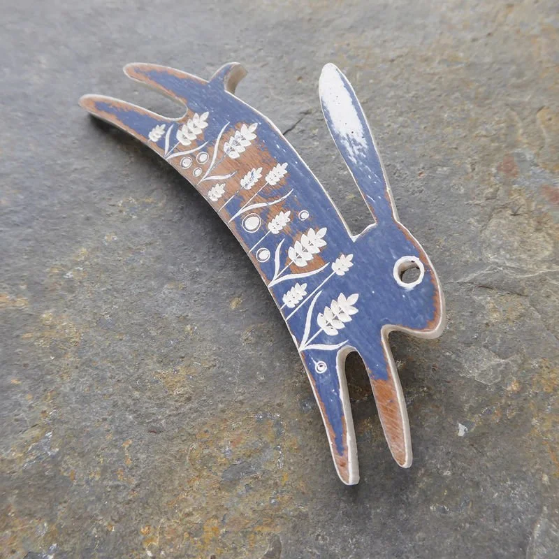 denim_blue_hare_brooch_grande.jpg