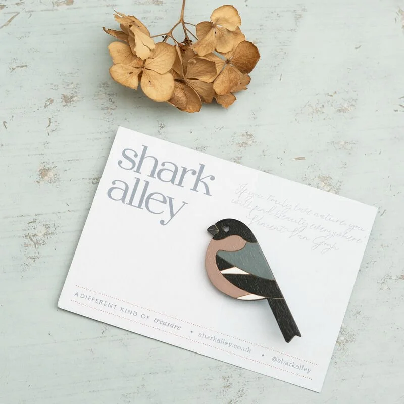 Shark_Alley_Bullfinch_Brooch_grande.jpg