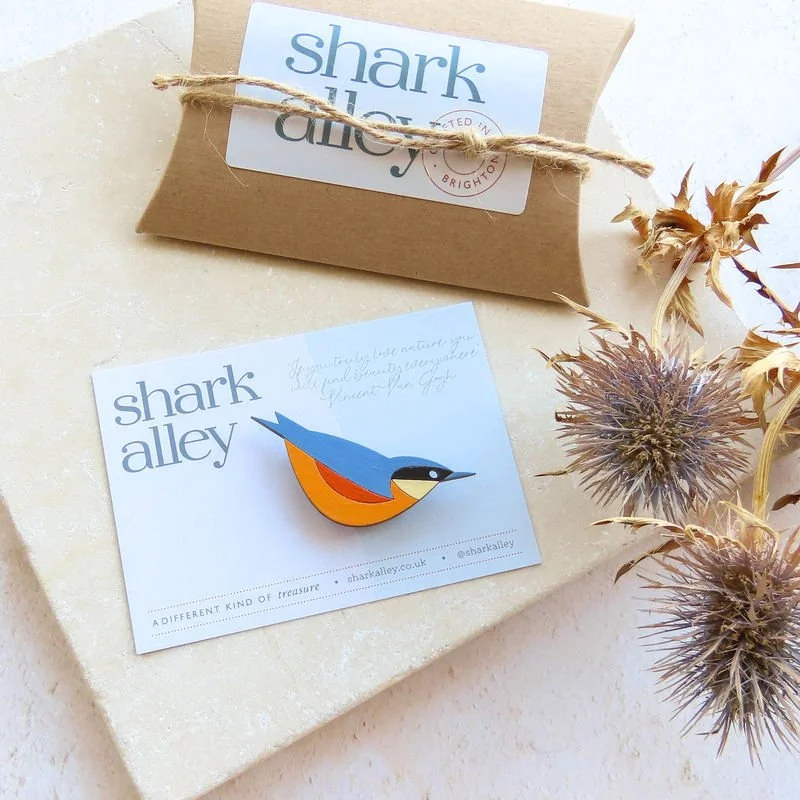 Shark_Alley_Nuthatch_Hand_Painted_Brooch_b_grande.jpg