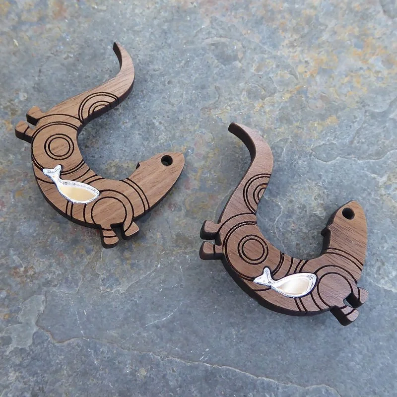 small_otter_brooches_grande.jpg