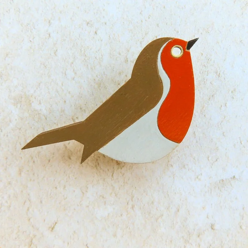 Shark_Alley_Hand_Painted_Robin_Brooch_a_grande.jpg