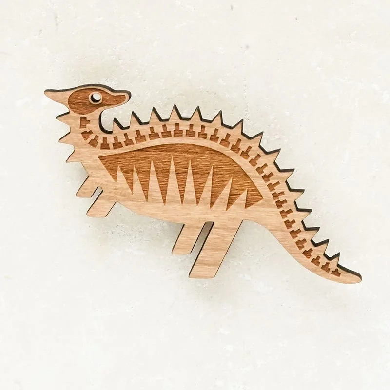 Shark_Alley_Scelidosaurus_Dinosaur_Brooch_grande.jpg