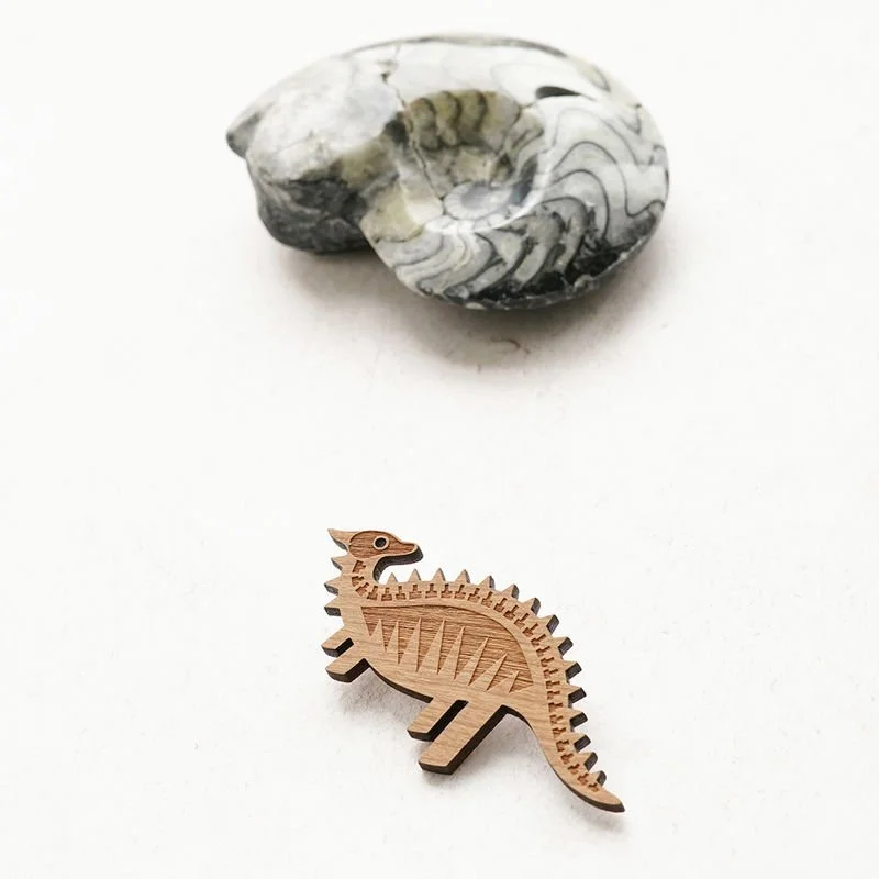 Shark_Alley_Scelidosaurus_Laser_Cut_Dinosaur_Brooch_3_grande.jpg