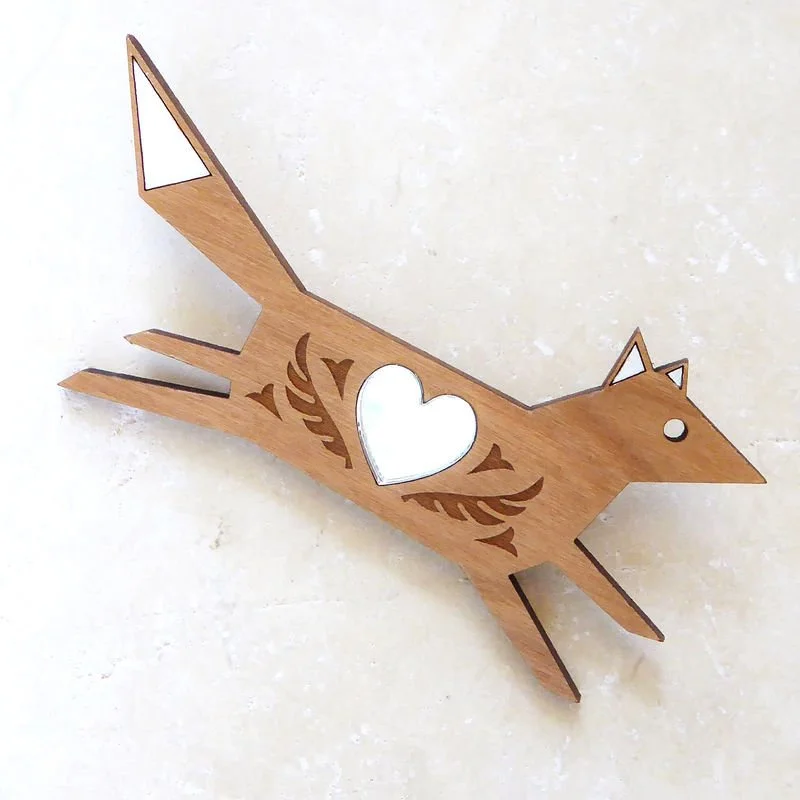 Shark_Alley_Silver_Heart_Fox_Brooch_grande.jpg