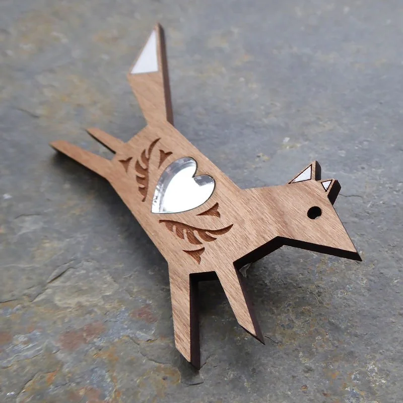 silver_hear_fox_brooch_3_grande.jpg