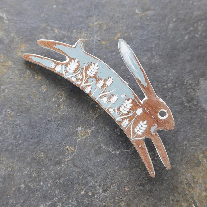 small_hare_brooch_duck_egg_2_grande.jpg