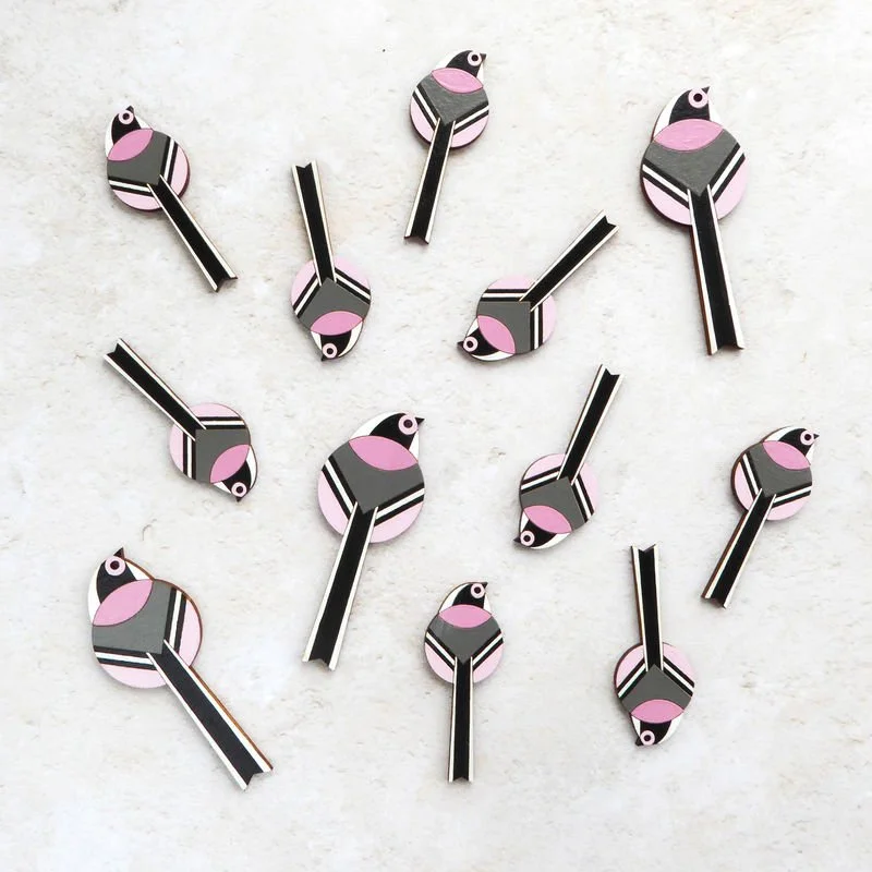 Shark_Alley_Long_Tailed_Tit_Bird_Brooch_grande.jpg