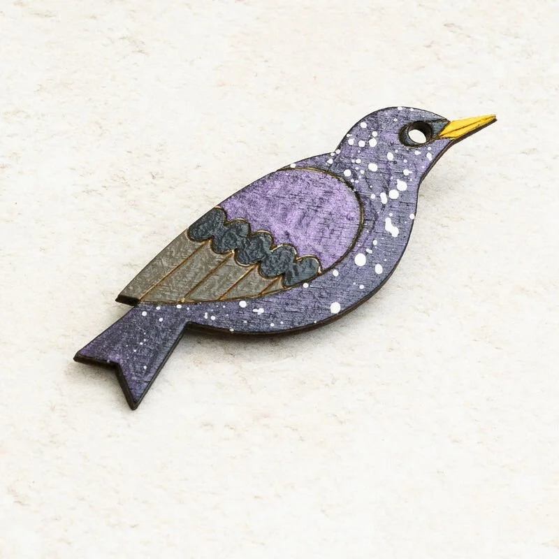 Shark_Alley_Starling_Brooch_a_grande.jpg