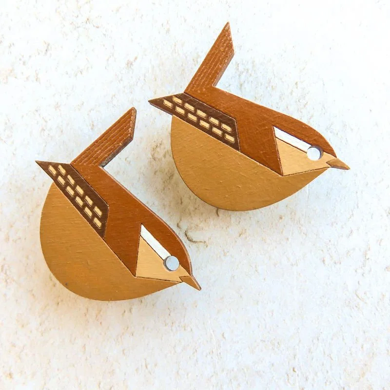 Shark_Alley_Hand_Painted_Wren_Brooch_f_grande.jpg