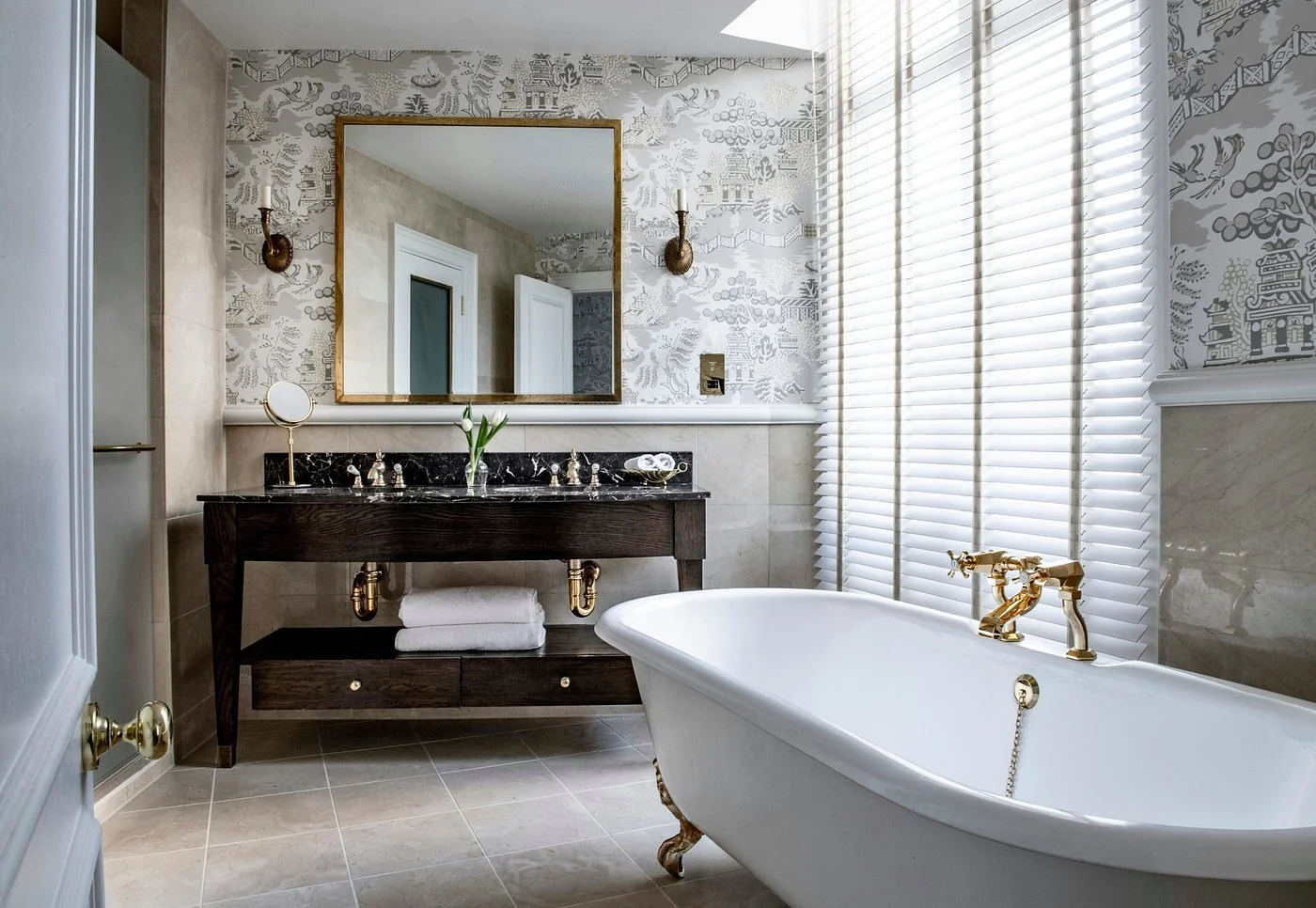 luxury-studio-suite-bathroom.jpg