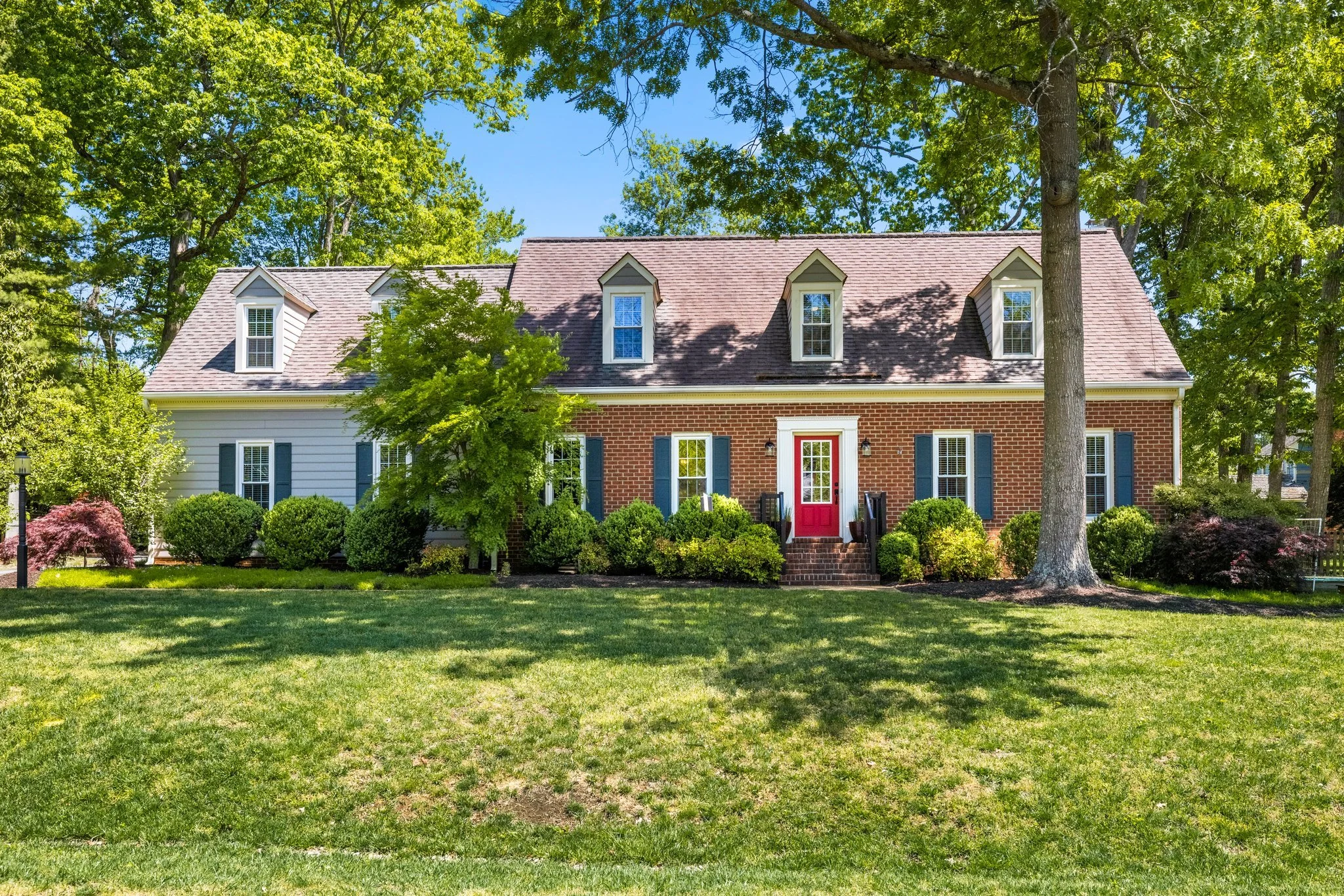 Exterior of 2611 Cromwell Road, listed by Tracy Kerzanet