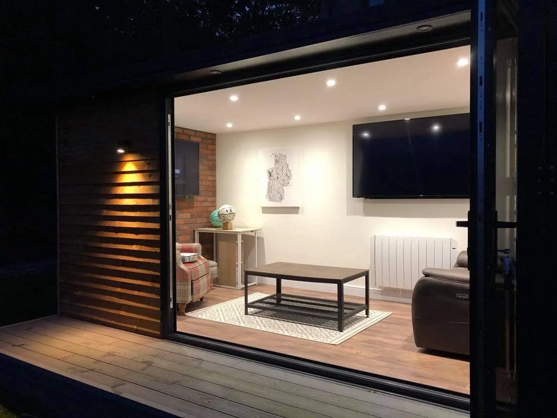 Bespoke garden office building with contemporary glazing