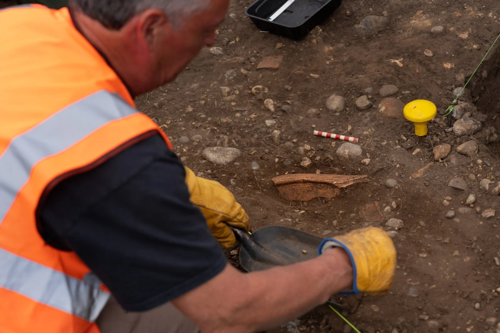 Caistor-Roman-Project-Dig-Norfolk-Team-pottery-dig.jpg