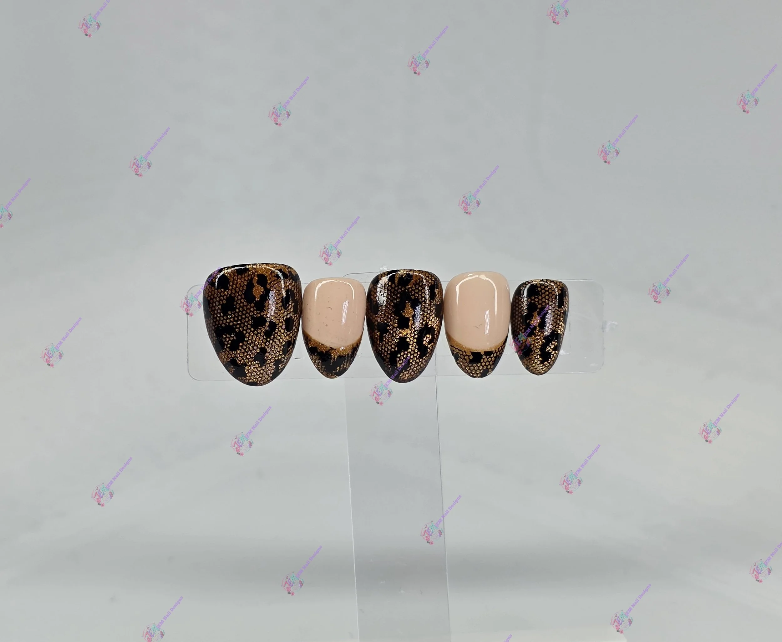 Chic Leopard Print