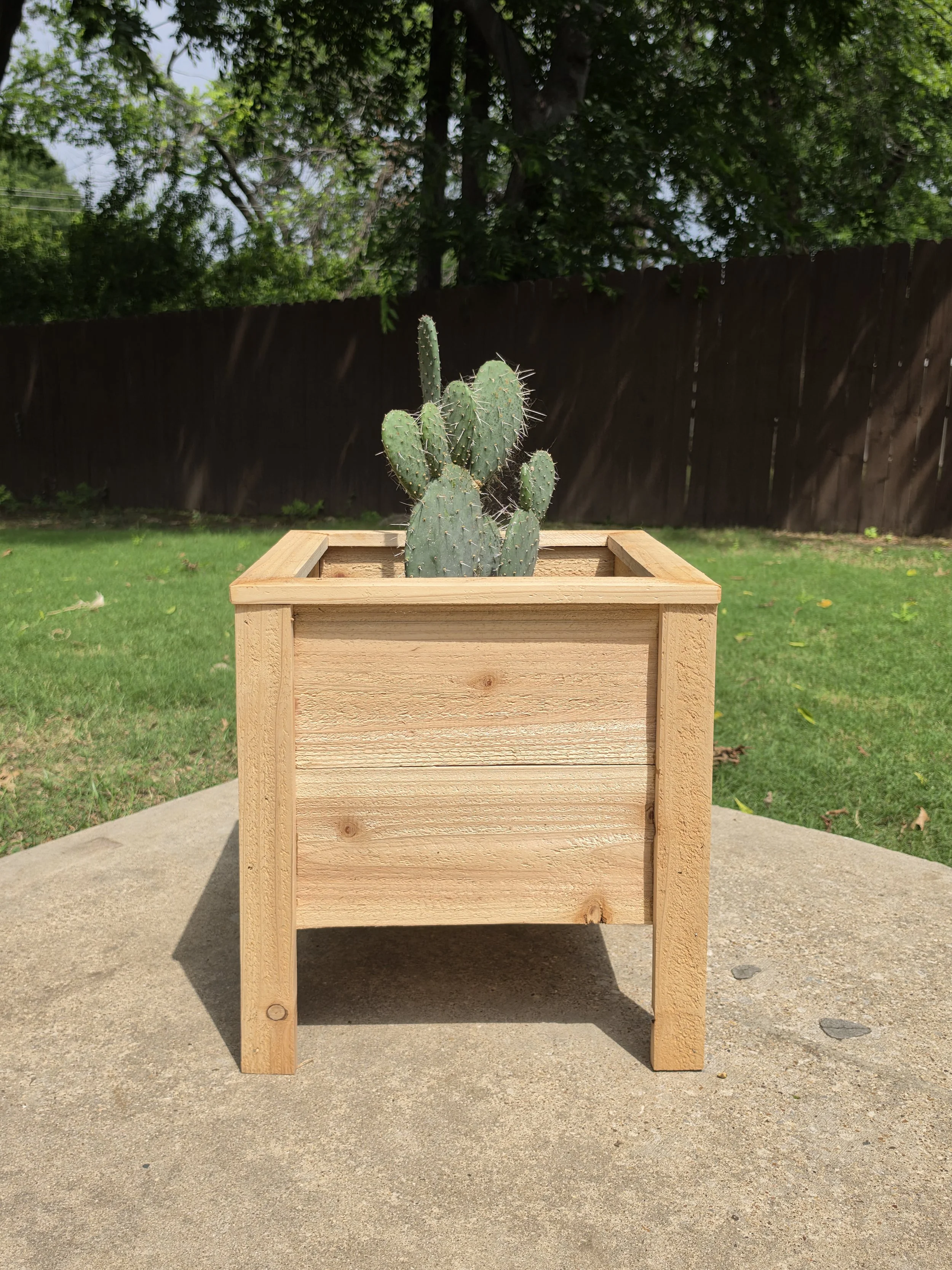 Natural Raw Cedar Planter 15"x15"