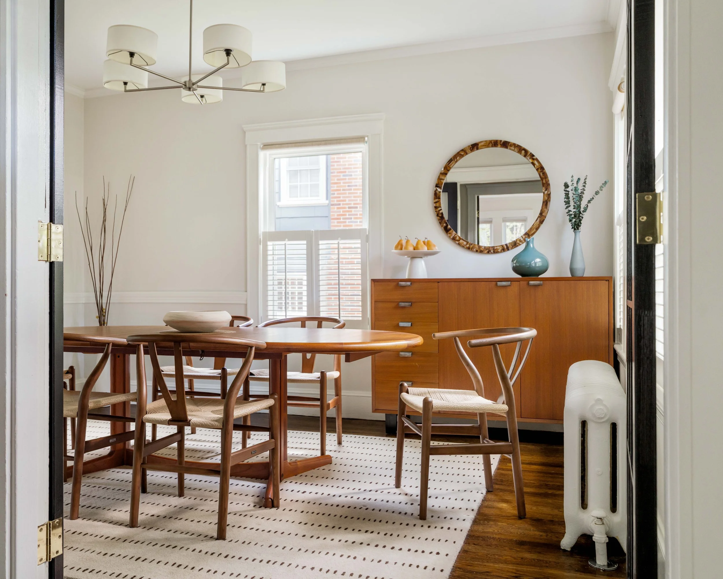 Dining Room-0985193.jpg