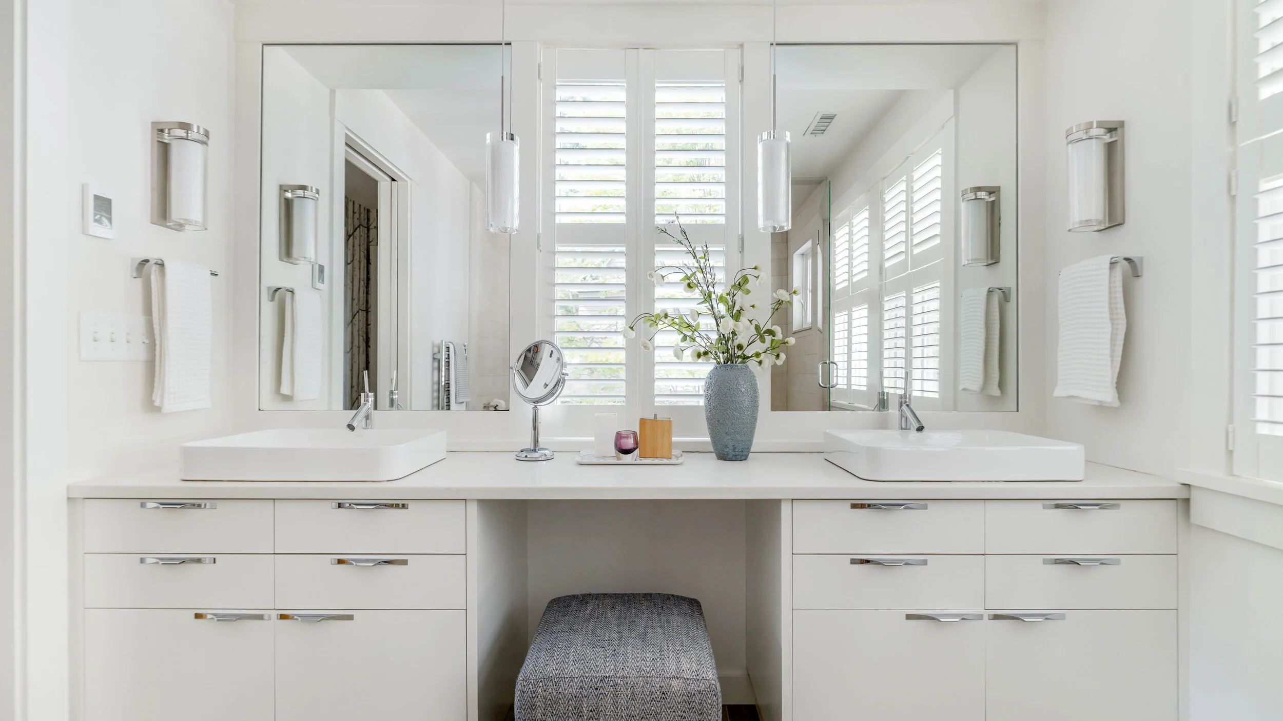 Primary Bed & Bath-0985373.jpg