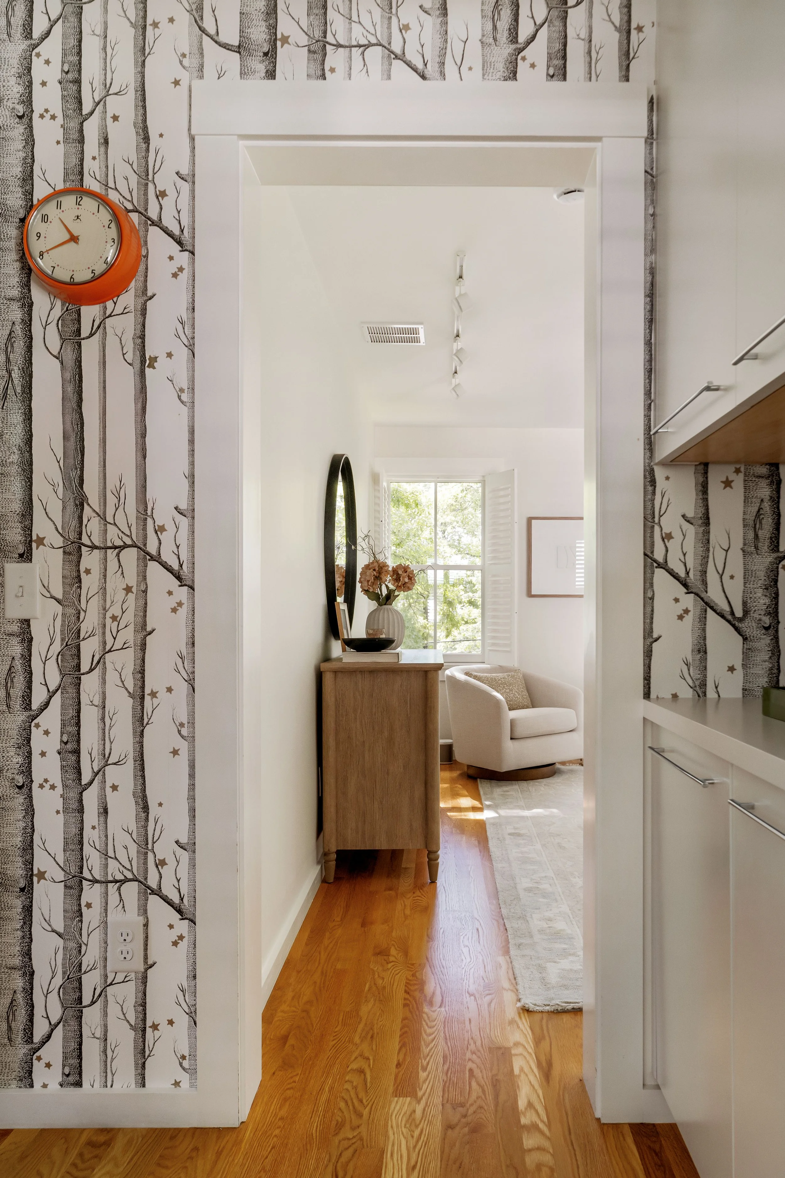 Primary Bed & Bath-0985289.jpg